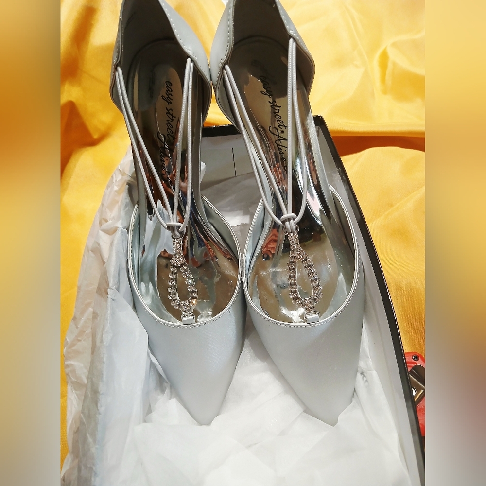 Easy Street Silver Heels with Rhine Stones, Pointed Toe and Cut-Out Design